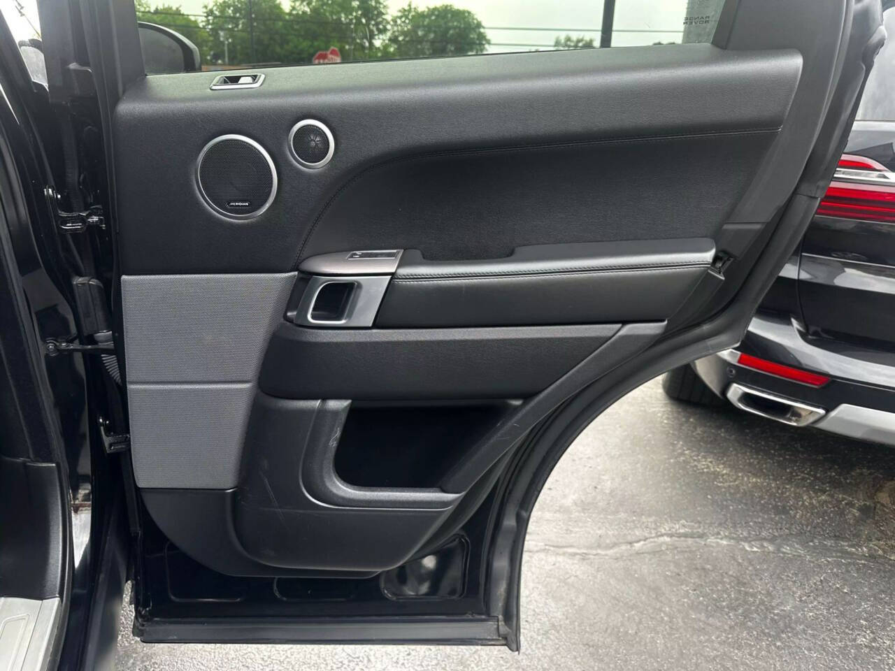 Vehicle image 16 of 18