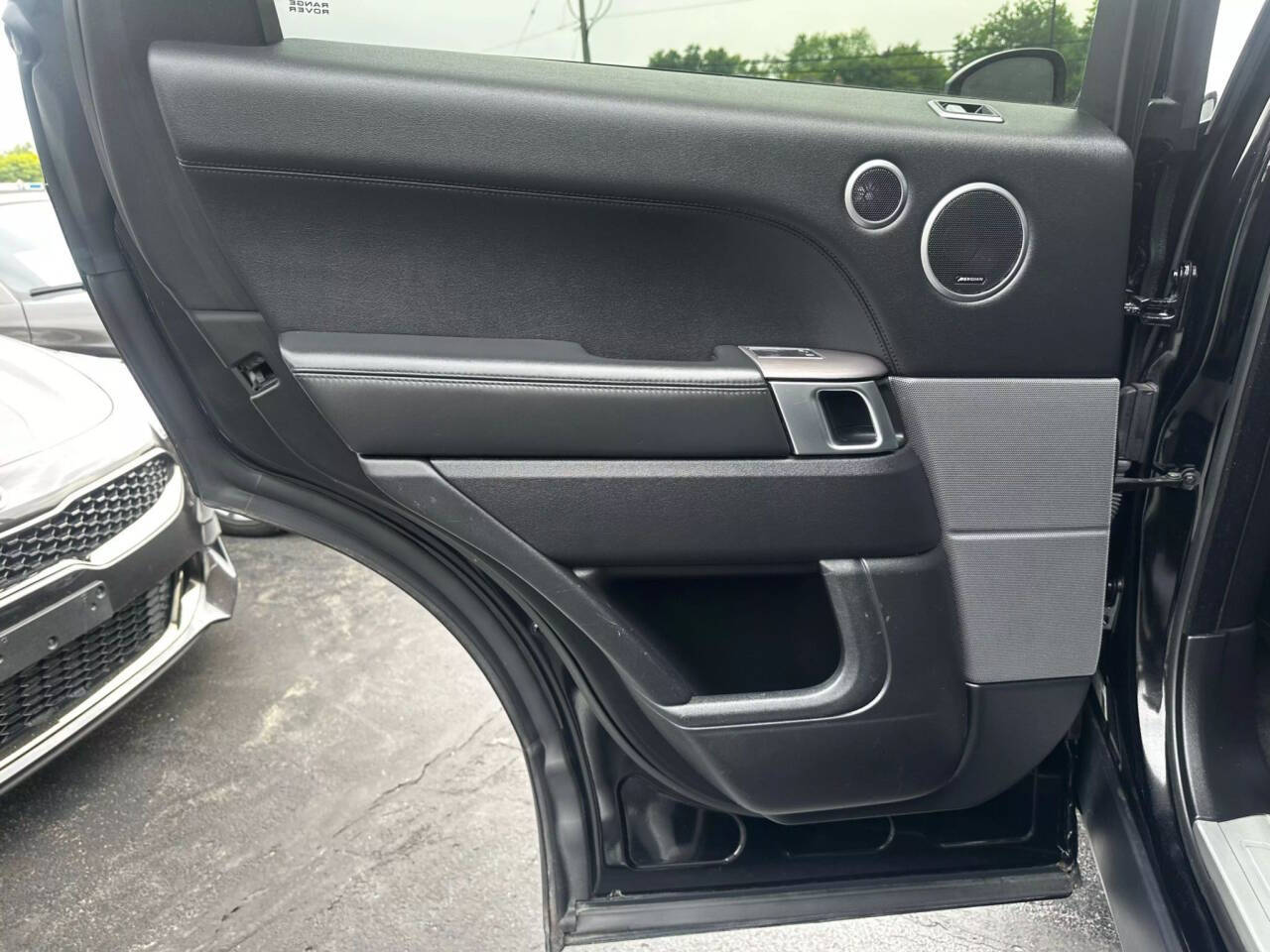 Vehicle image 15 of 18