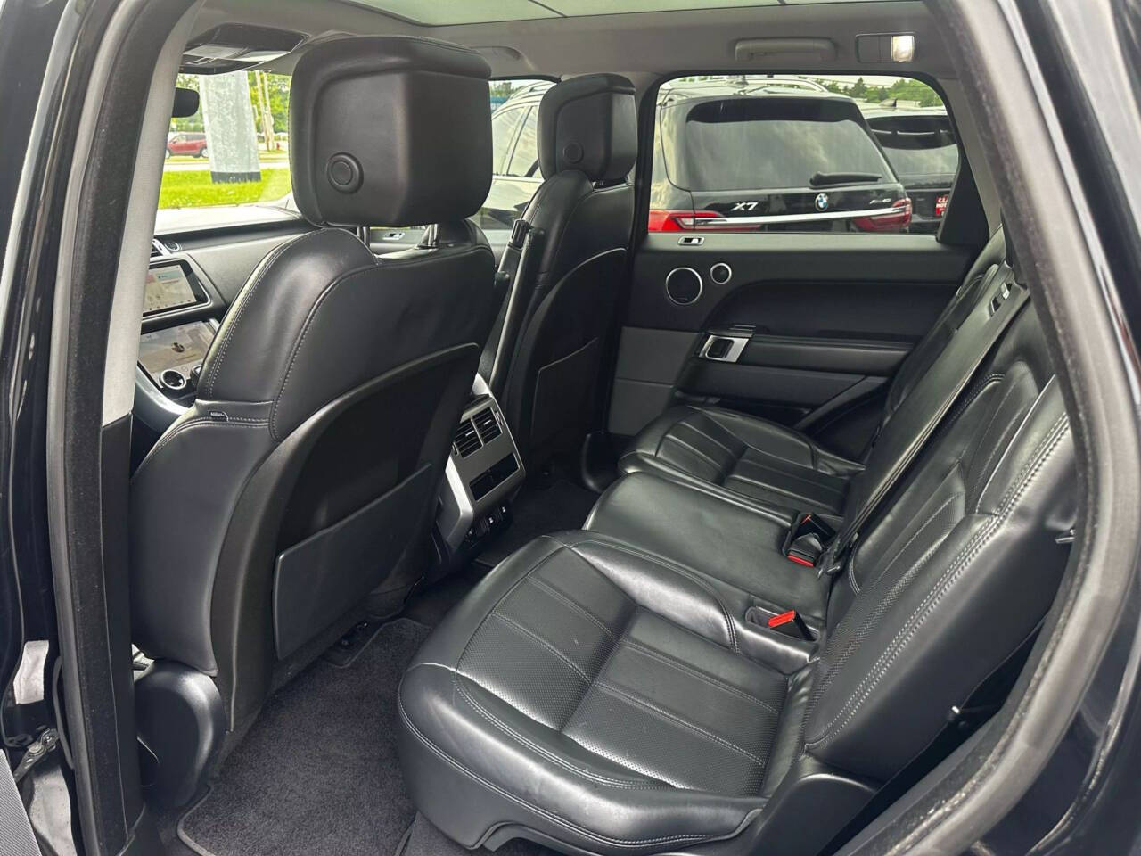 Vehicle image 9 of 18