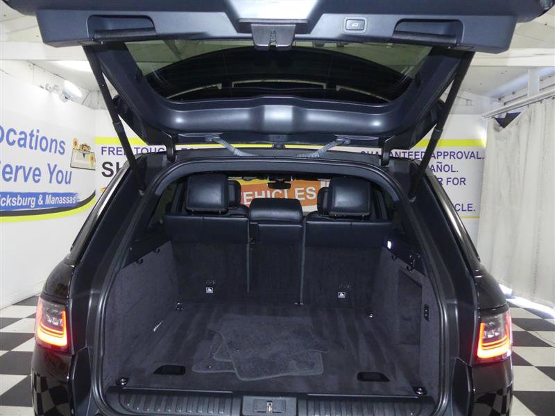 Vehicle image 4 of 32