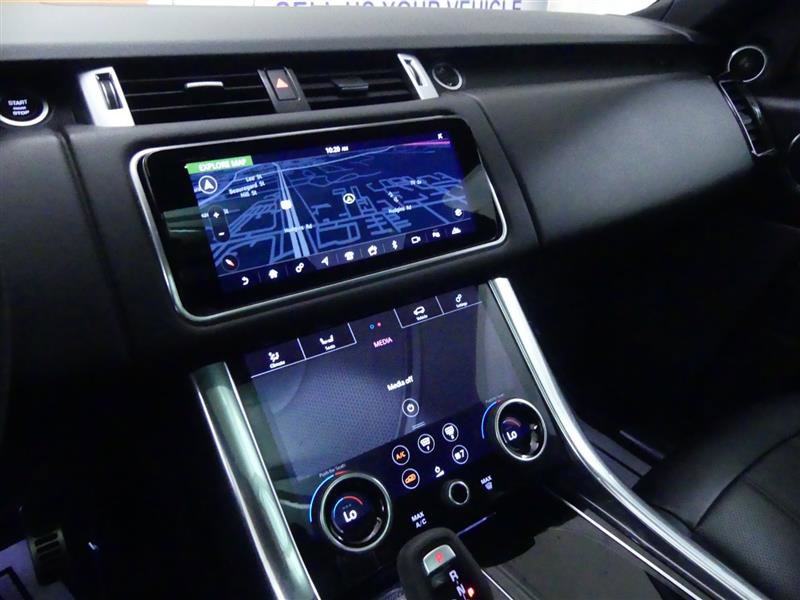 Vehicle image 17 of 32