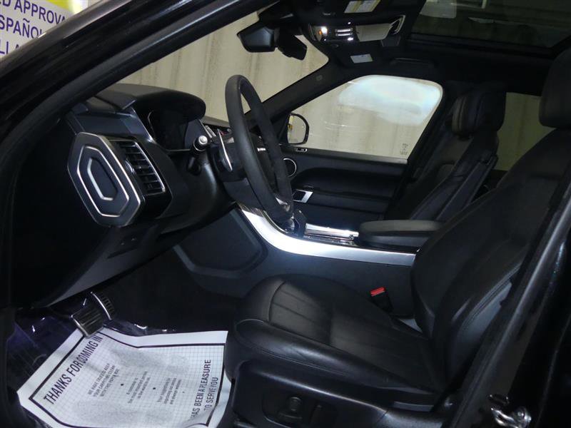 Vehicle image 10 of 32