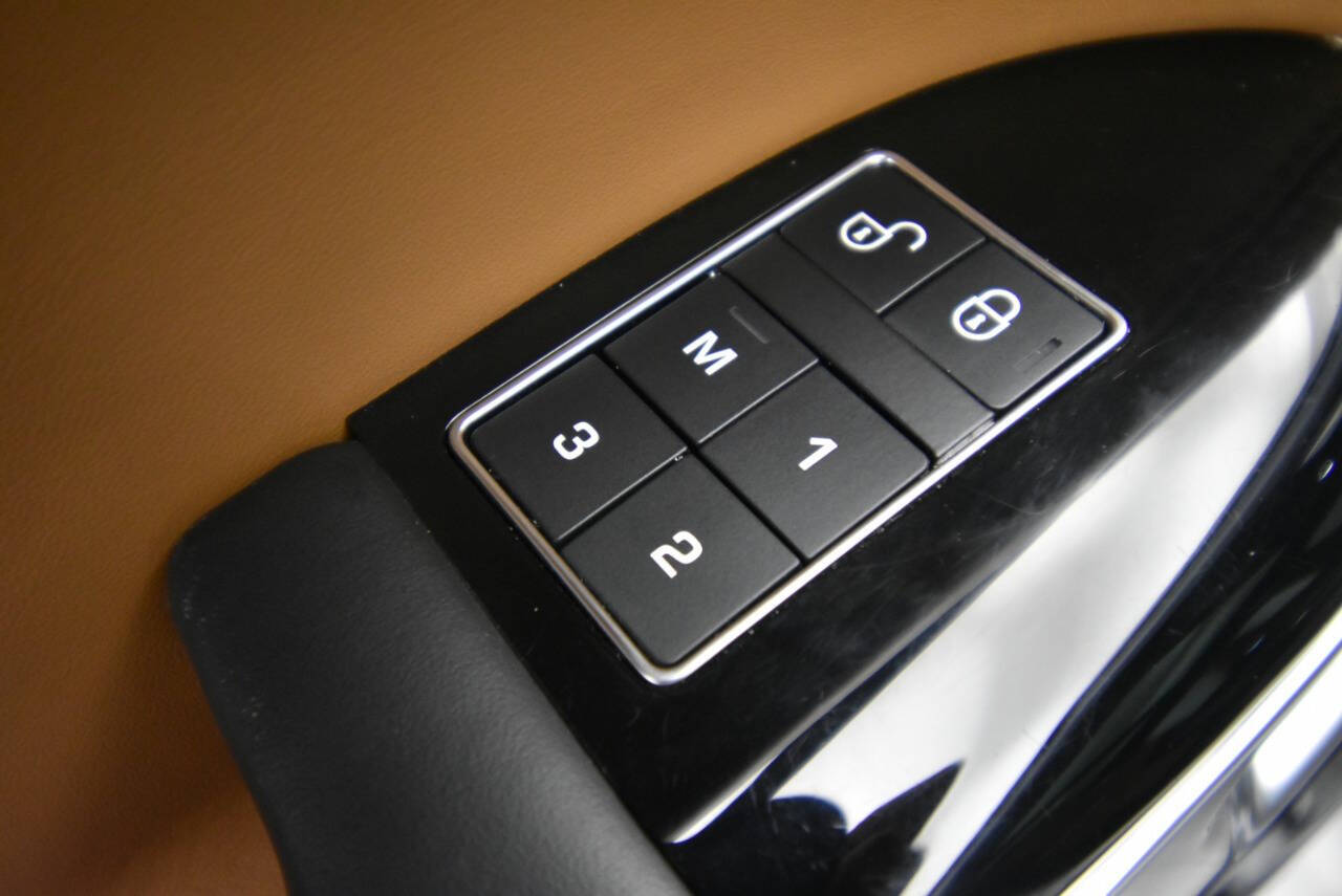 Vehicle image 25 of 54