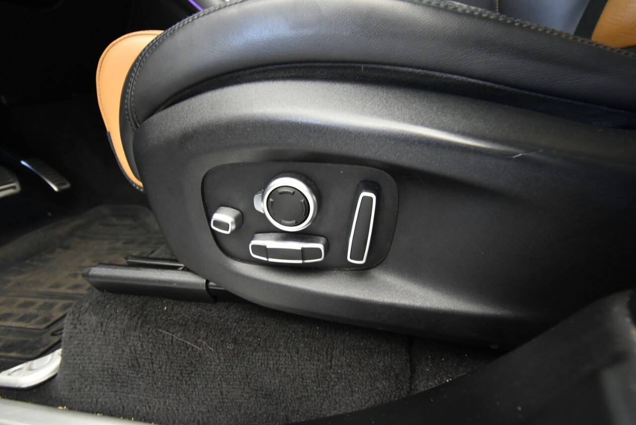 Vehicle image 26 of 54