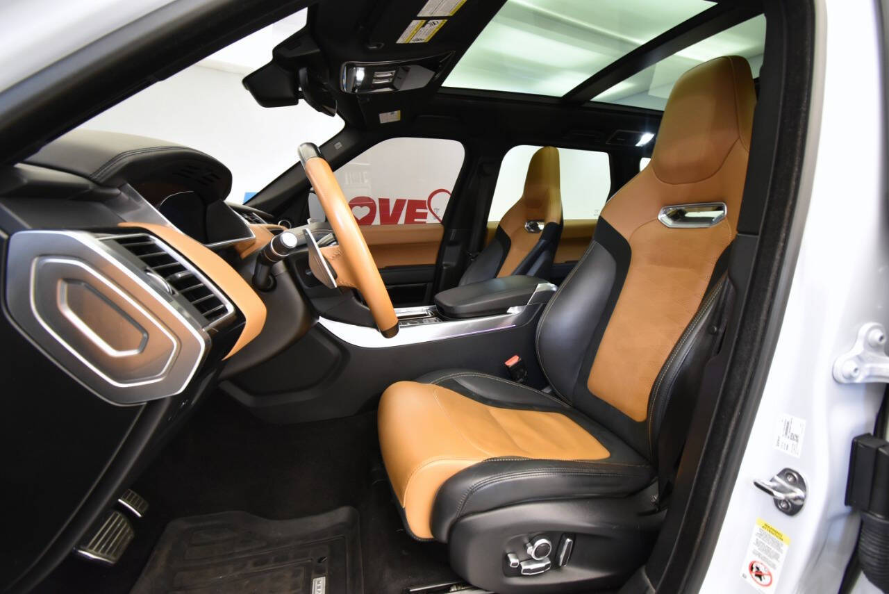 Vehicle image 11 of 54