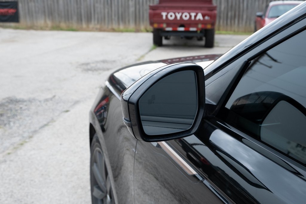 Vehicle image 7 of 47