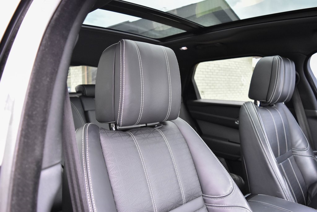 Vehicle image 20 of 47