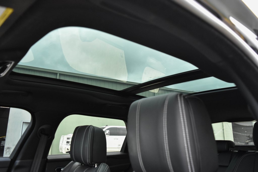 Vehicle image 15 of 47