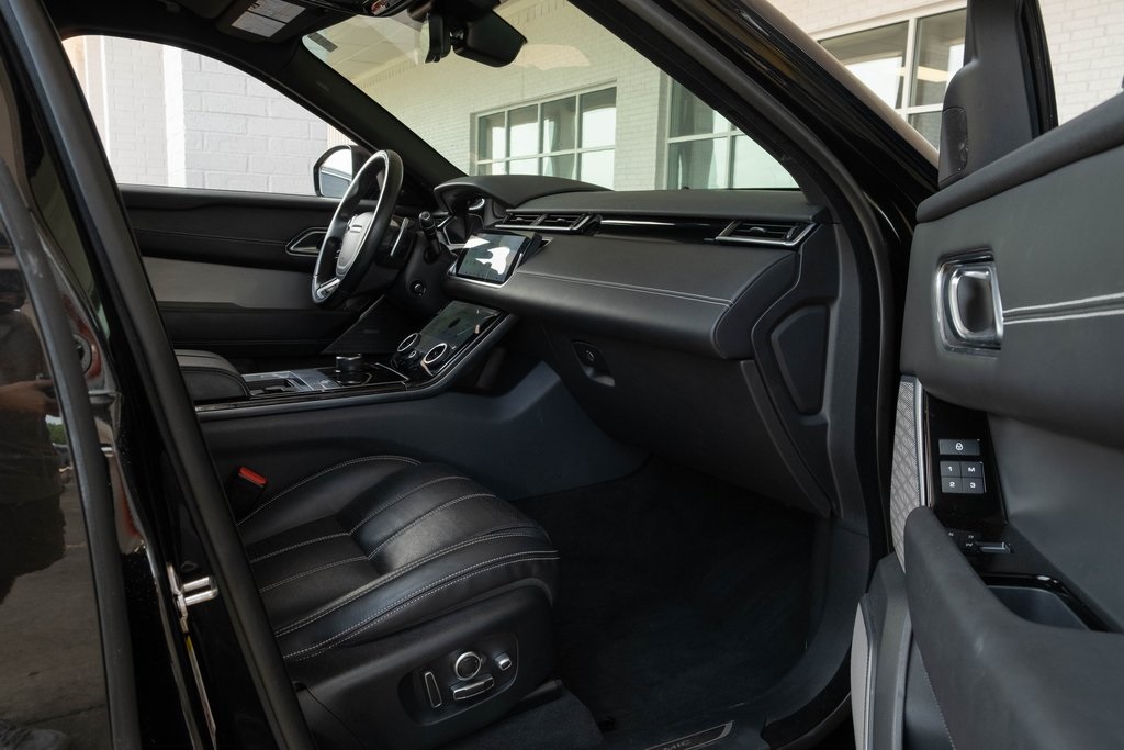 Vehicle image 19 of 47