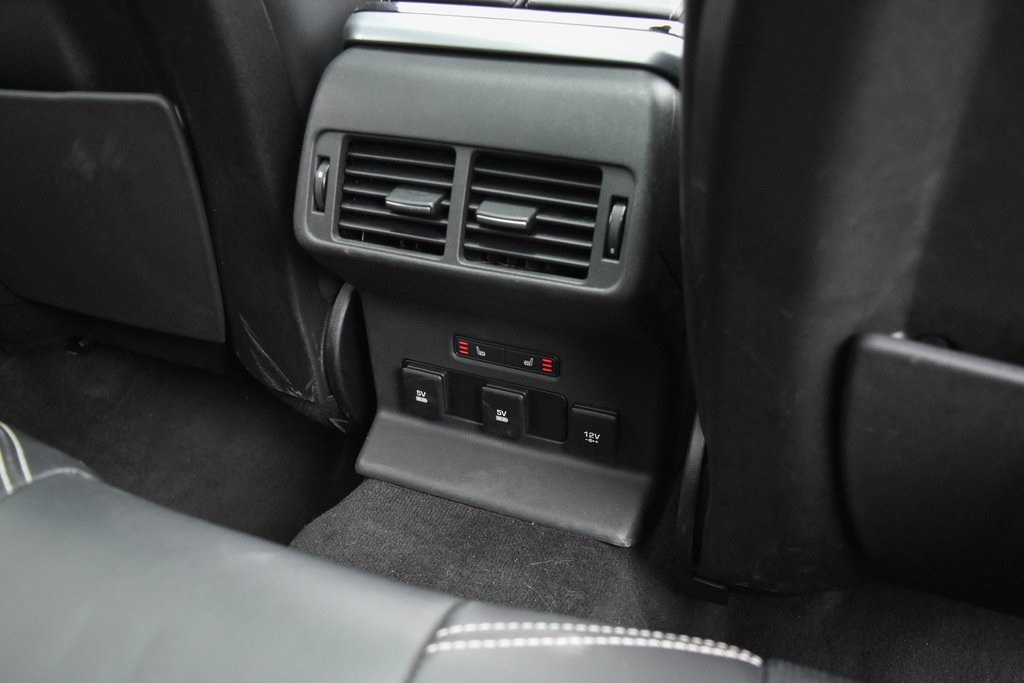 Vehicle image 30 of 47