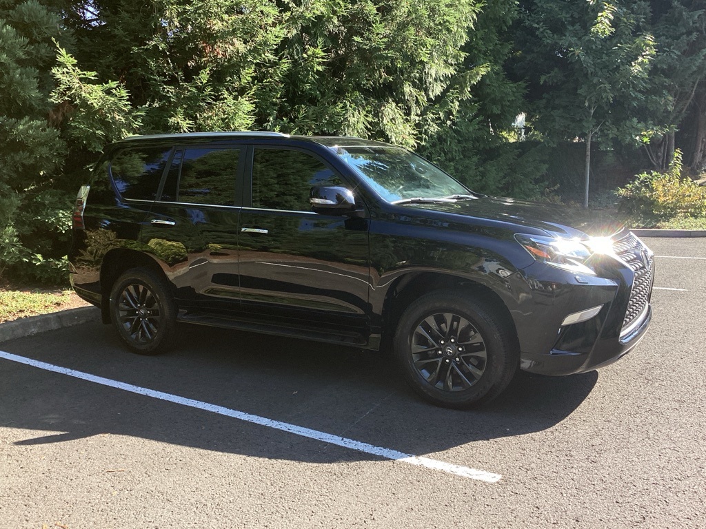 2020 Lexus GX 460 Premium Image 3 of 23