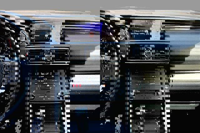 2020 Lexus IS 300 F Sport Image 23 of 34