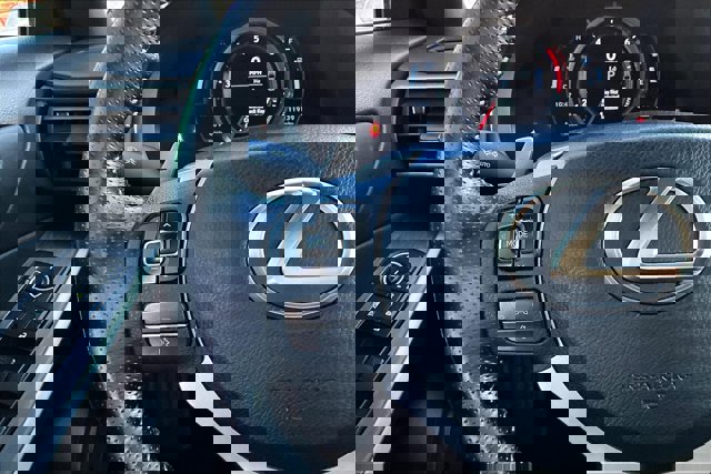 2020 Lexus IS 300 F Sport Image 18 of 34