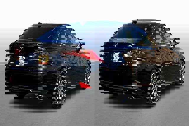 2020 Lexus IS 300 F Sport Image 4 of 34