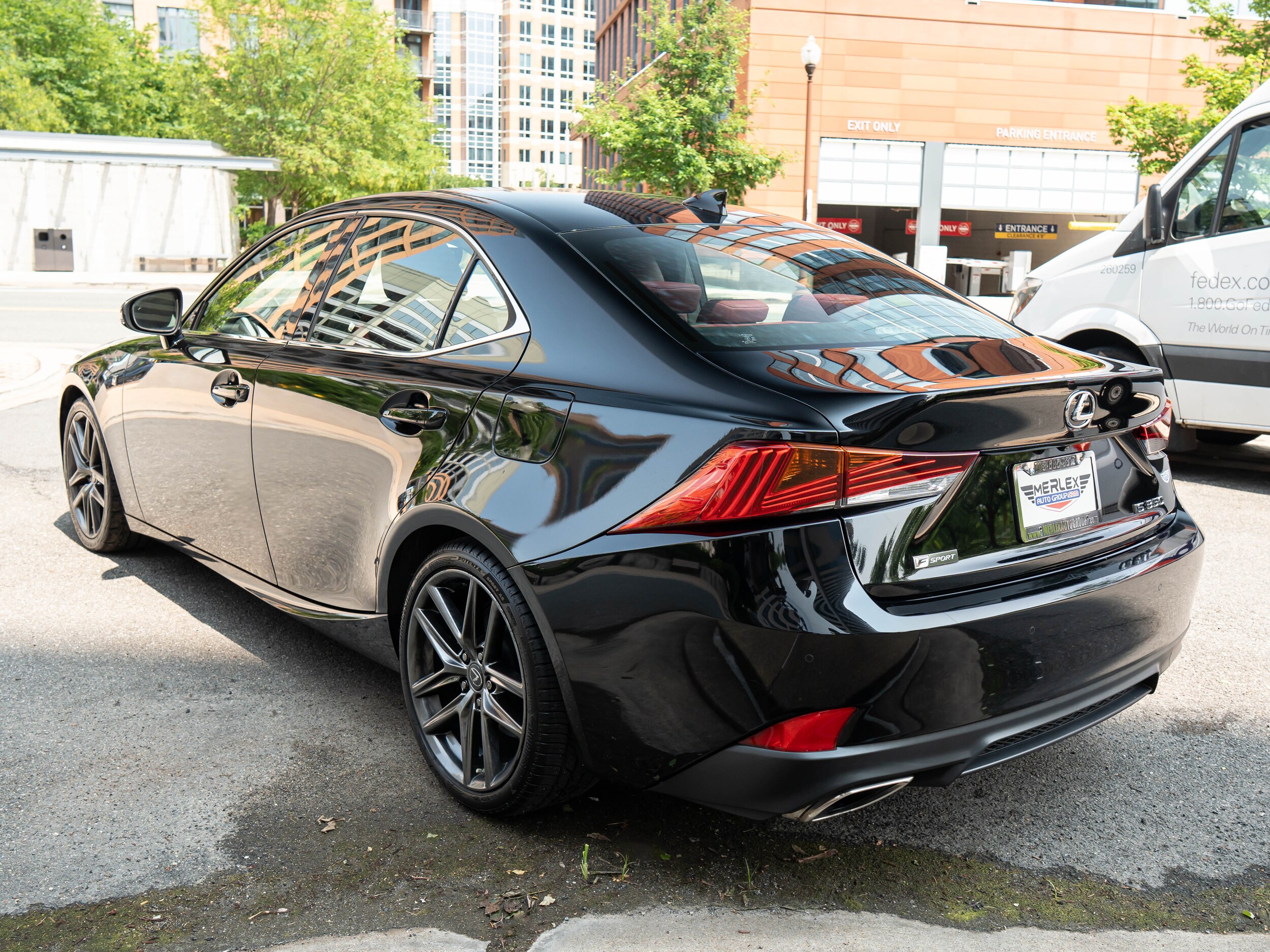 Vehicle image 4 of 52