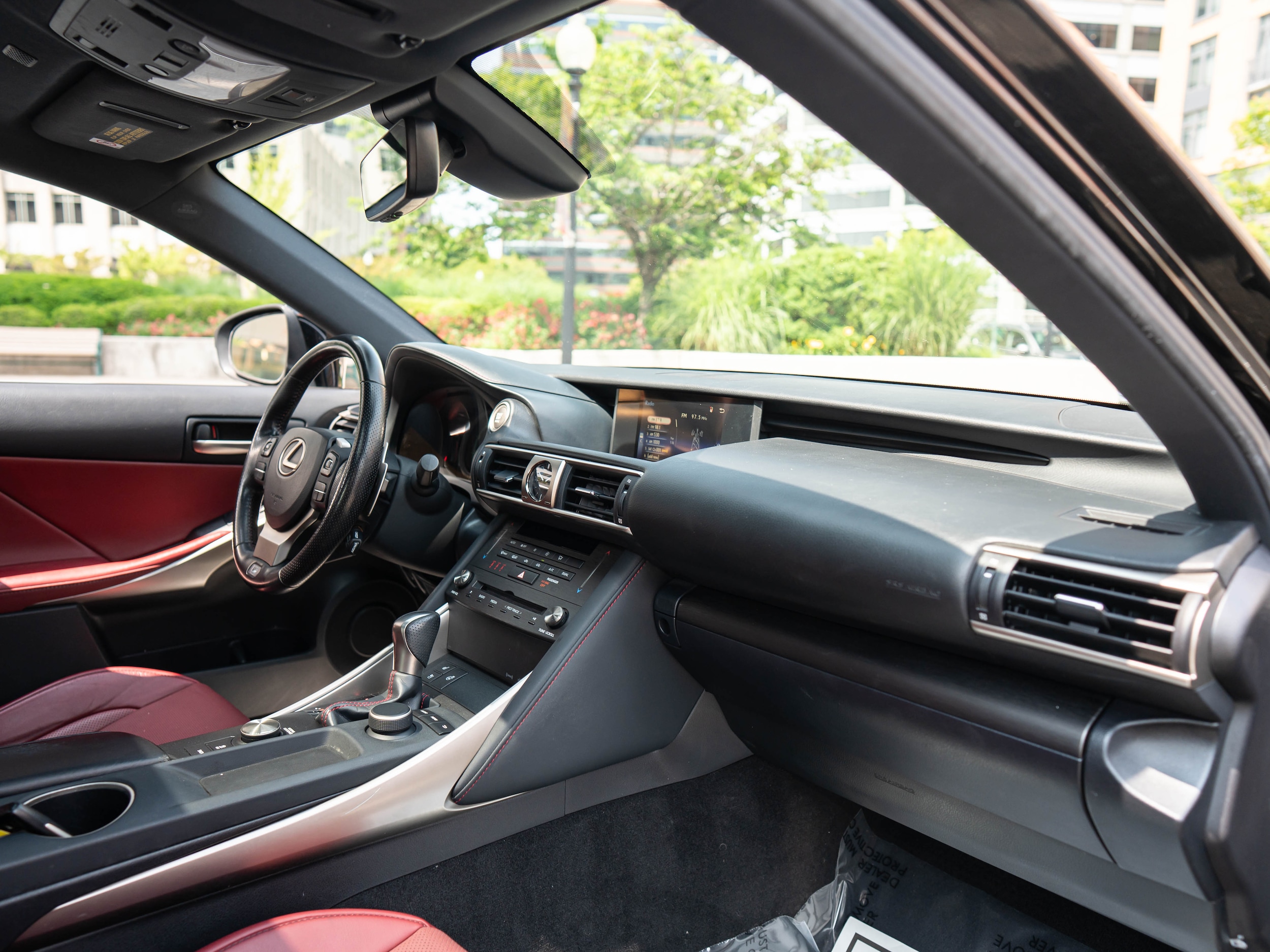 Vehicle image 13 of 52