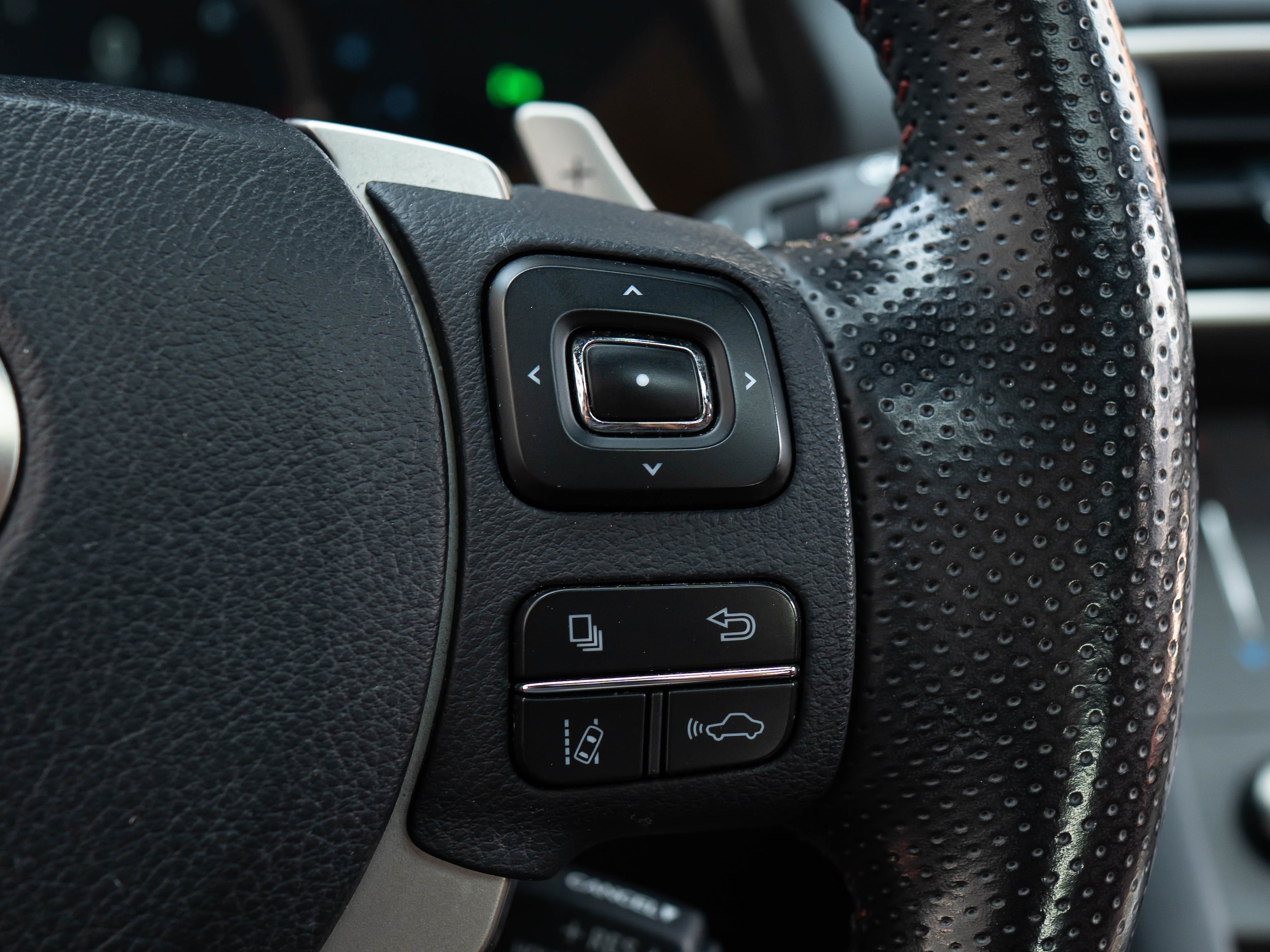 Vehicle image 21 of 52
