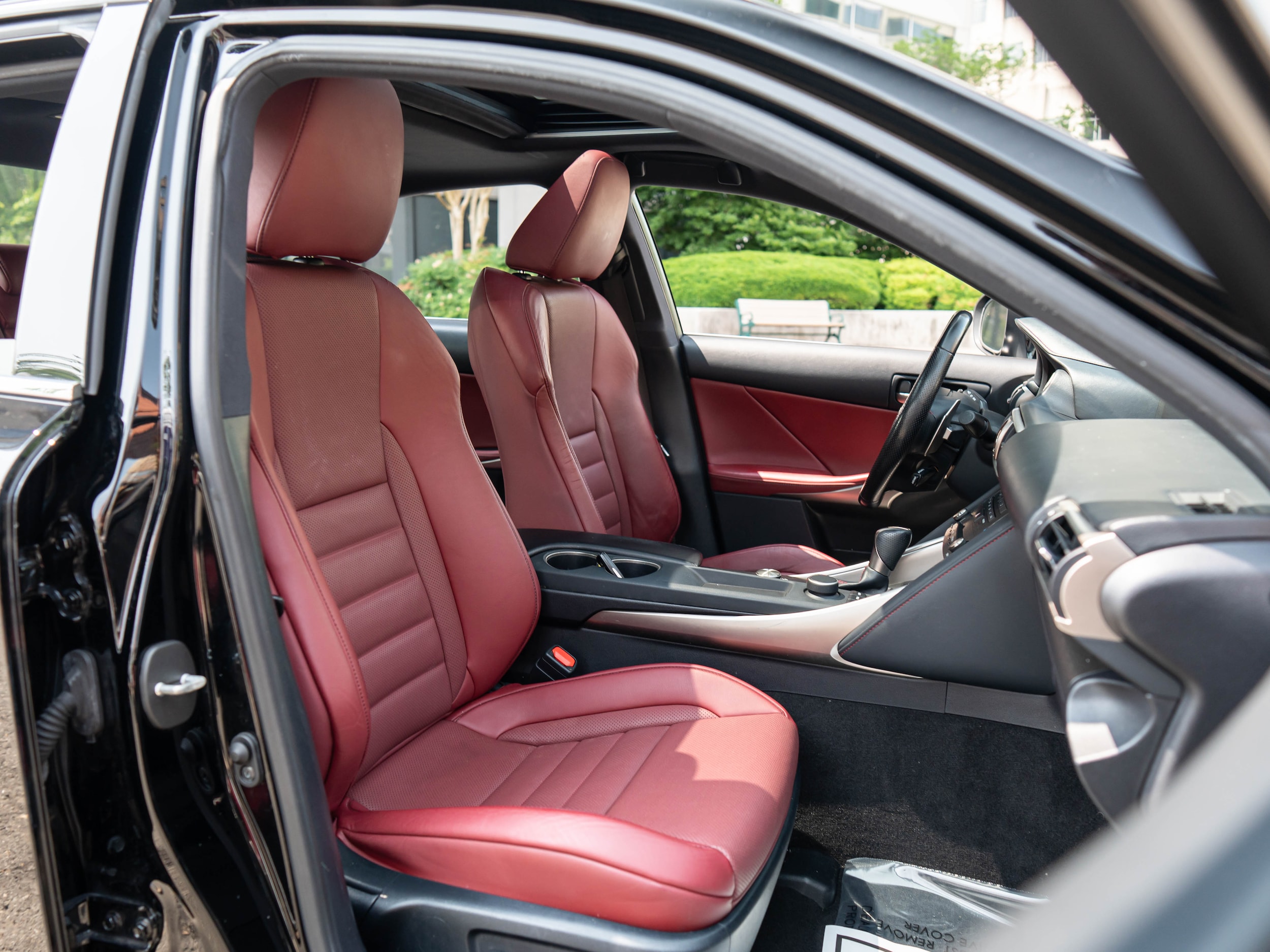 Vehicle image 15 of 52