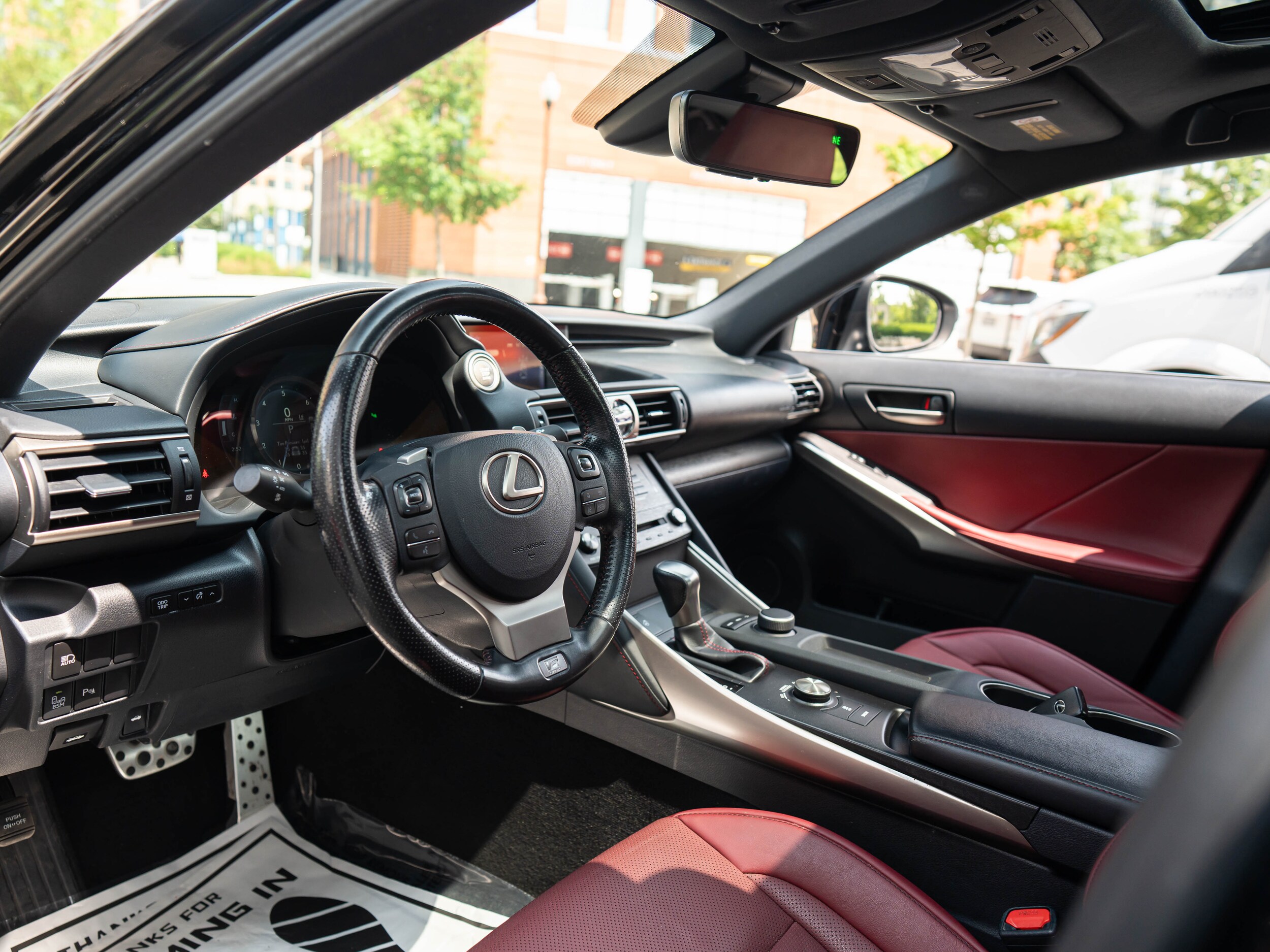 Vehicle image 11 of 52