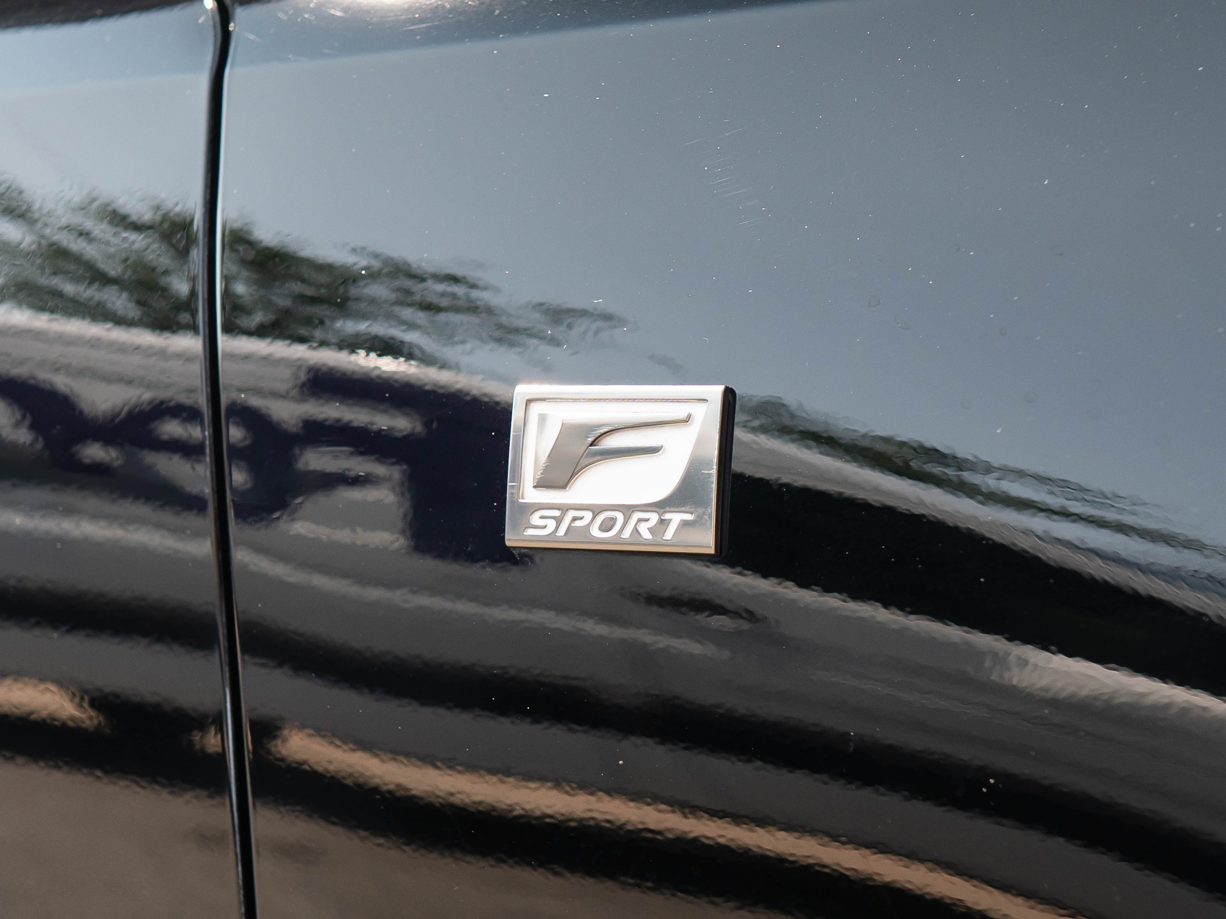 Vehicle image 46 of 52