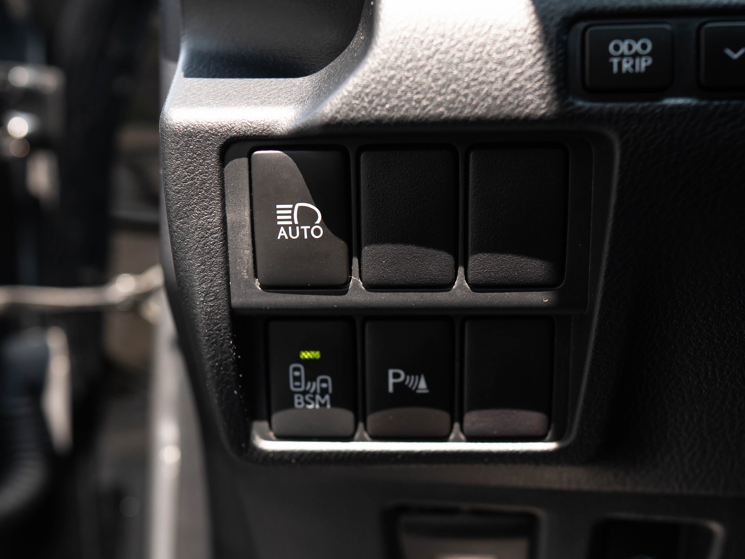 Vehicle image 37 of 52