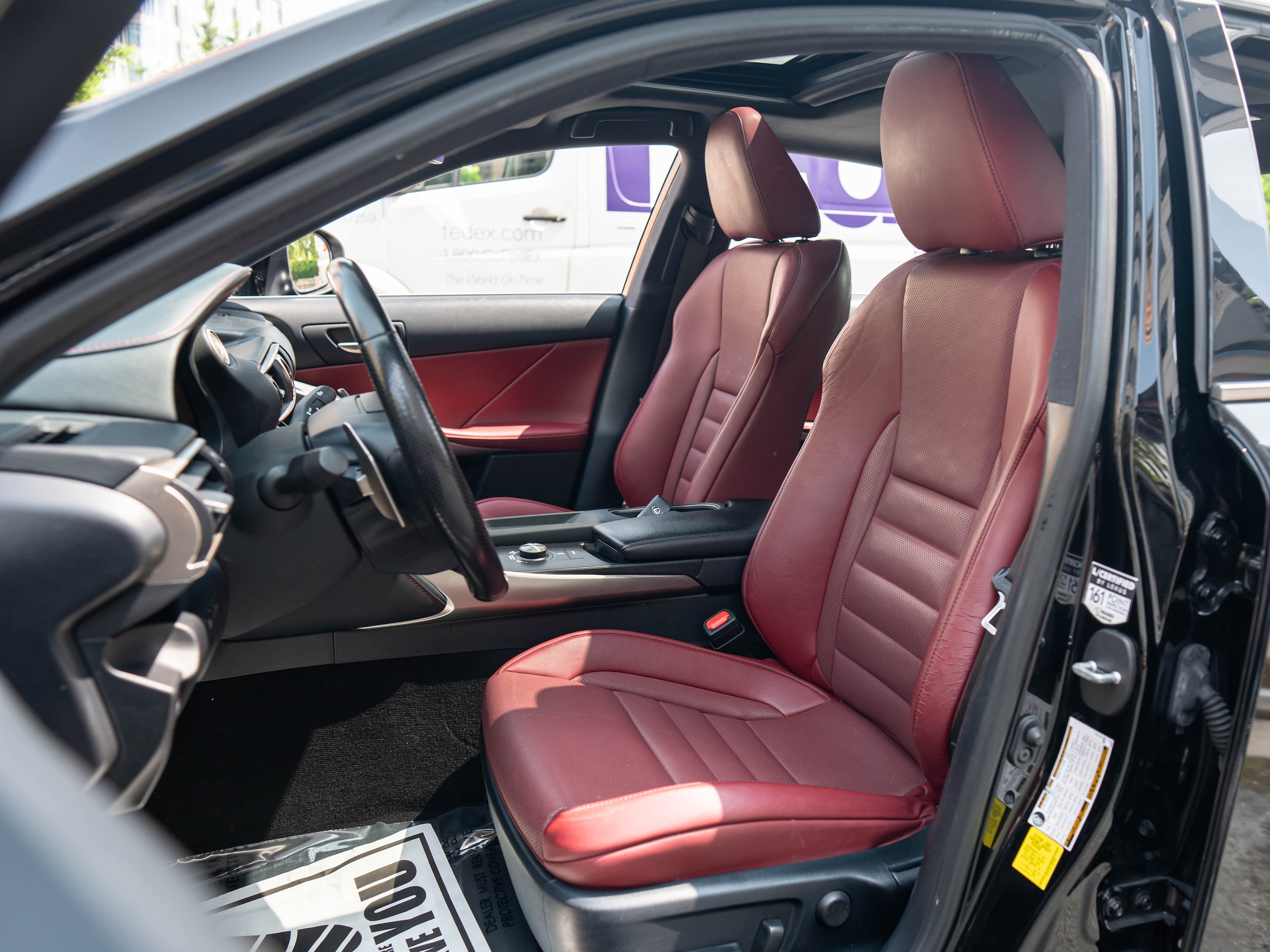 Vehicle image 14 of 52