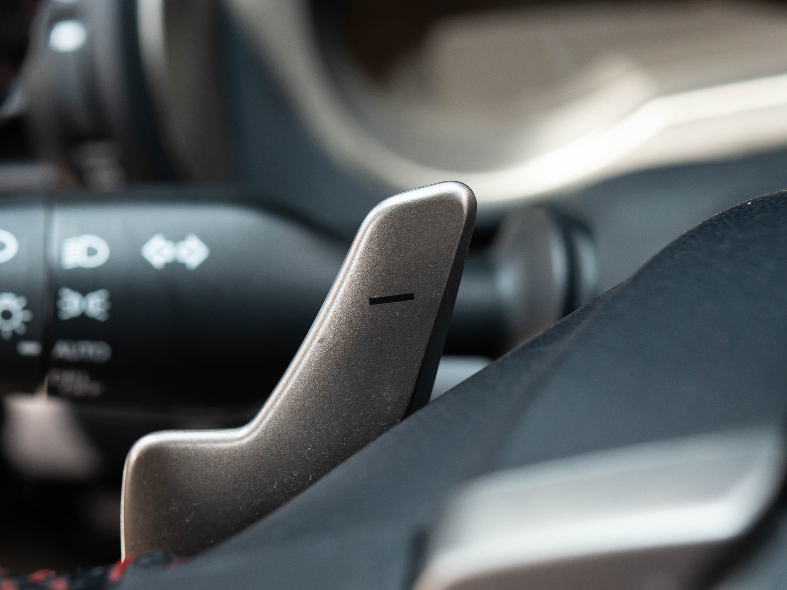 Vehicle image 25 of 52