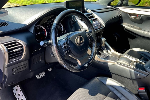 2020 Lexus NX 300 F Sport Image 16 of 32