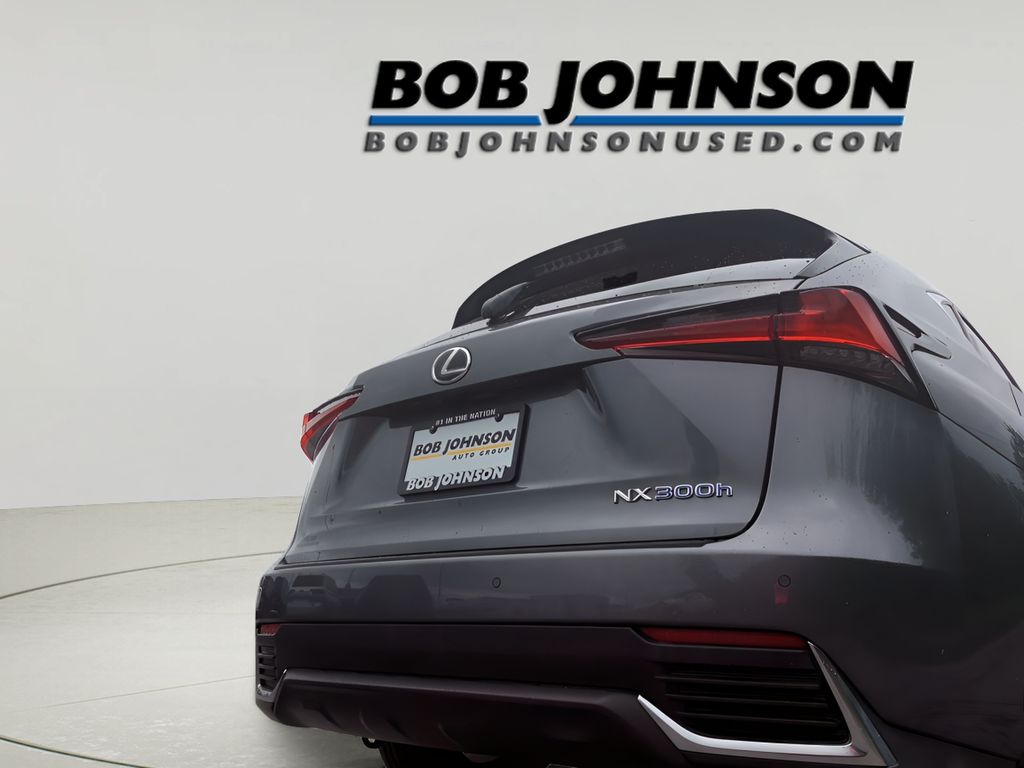 2020 Lexus NX 300h Image 8 of 27