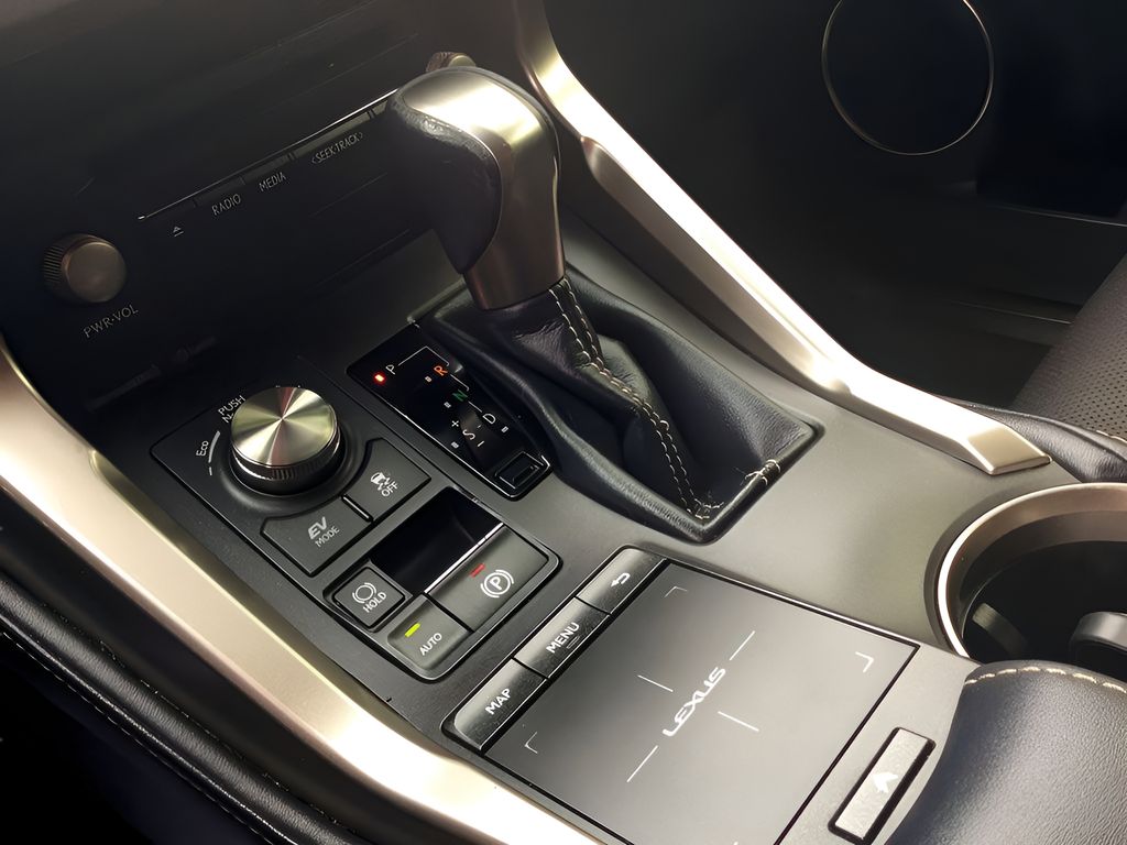 2020 Lexus NX 300h Image 23 of 27