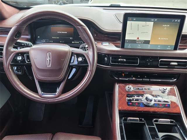 Vehicle image 14 of 28