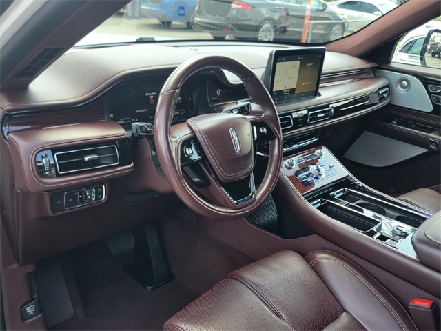 Vehicle image 13 of 28