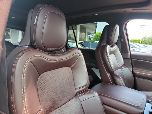 Vehicle image 7 of 28
