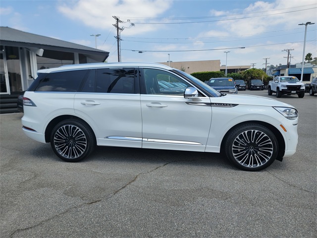 Vehicle image 3 of 28
