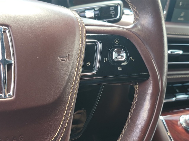 Vehicle image 27 of 28