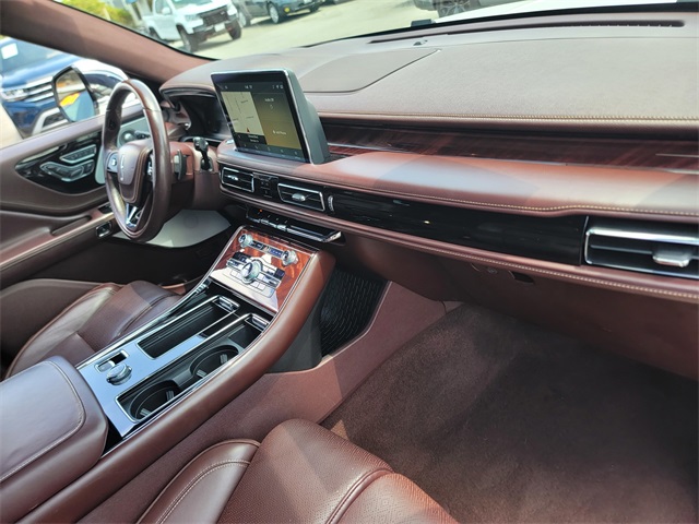 Vehicle image 11 of 28