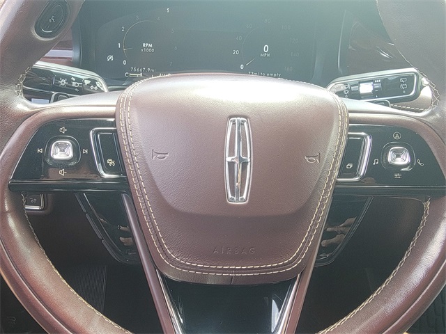 Vehicle image 21 of 28
