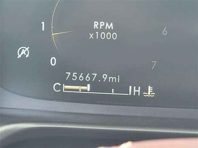 Vehicle image 15 of 28