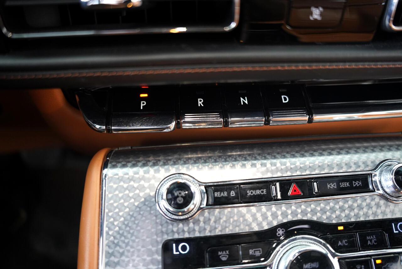 Vehicle image 21 of 40