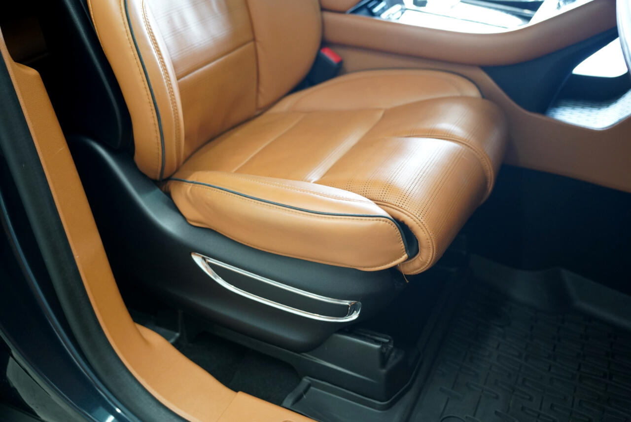 Vehicle image 29 of 40