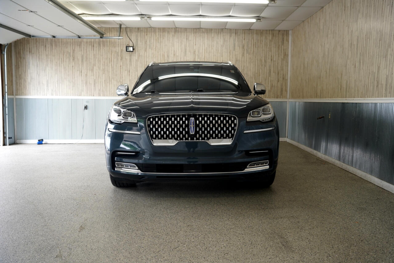 Vehicle image 3 of 40