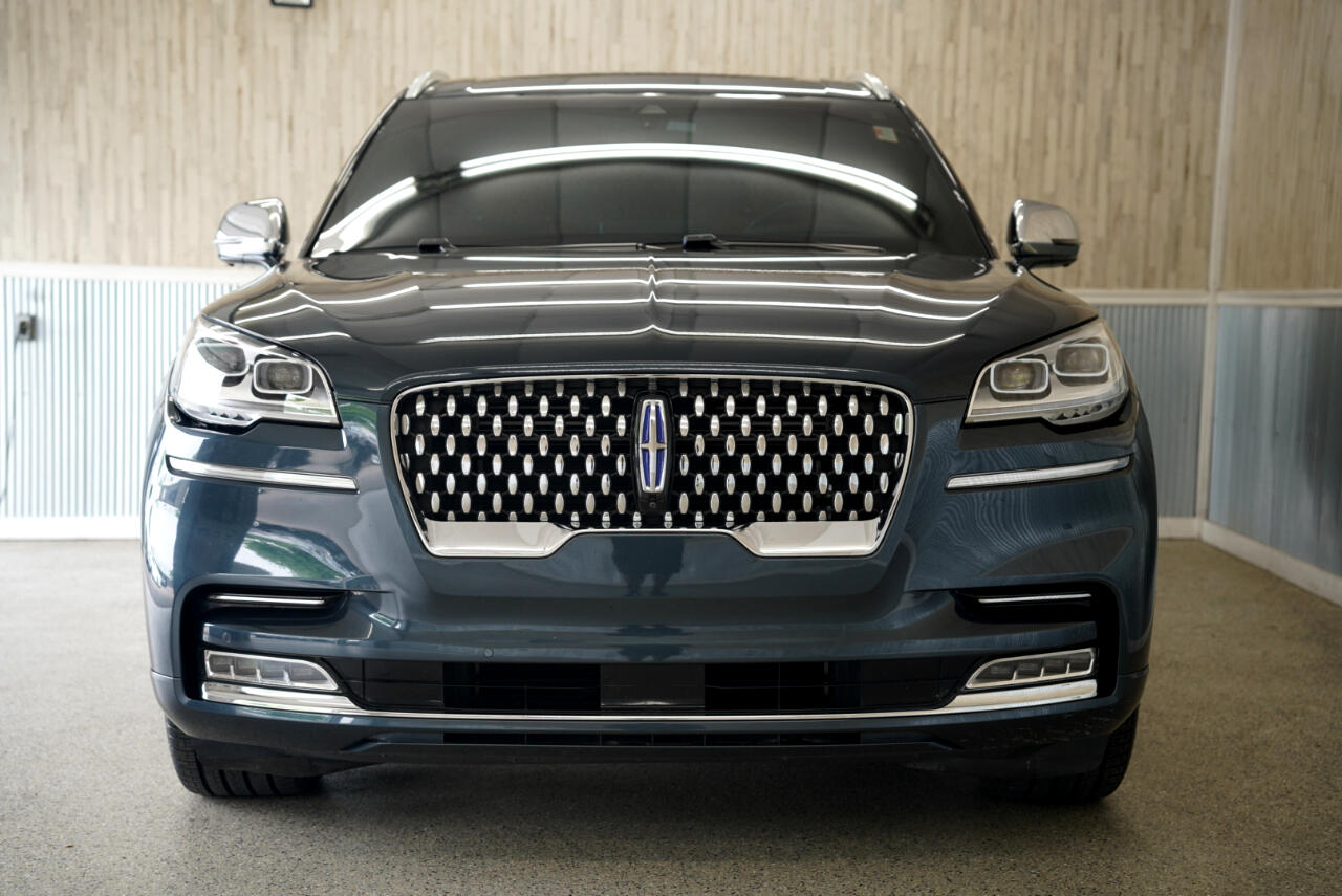 Vehicle image 2 of 40