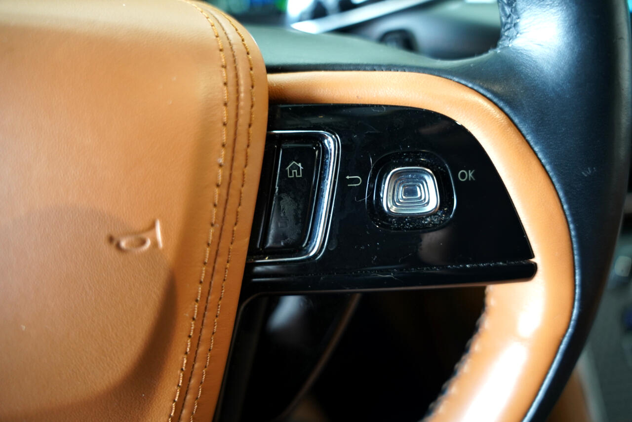 Vehicle image 16 of 40