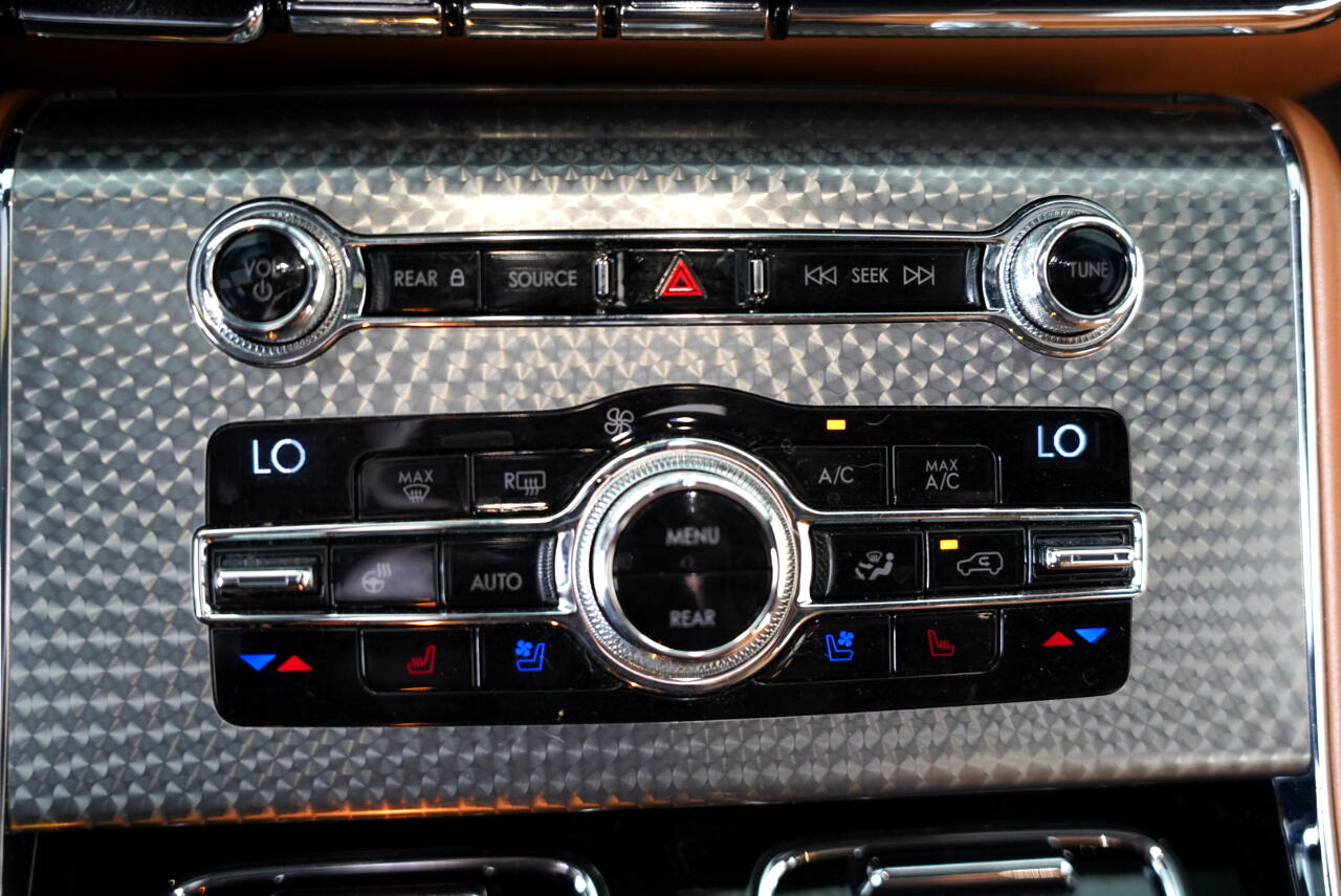 Vehicle image 20 of 40