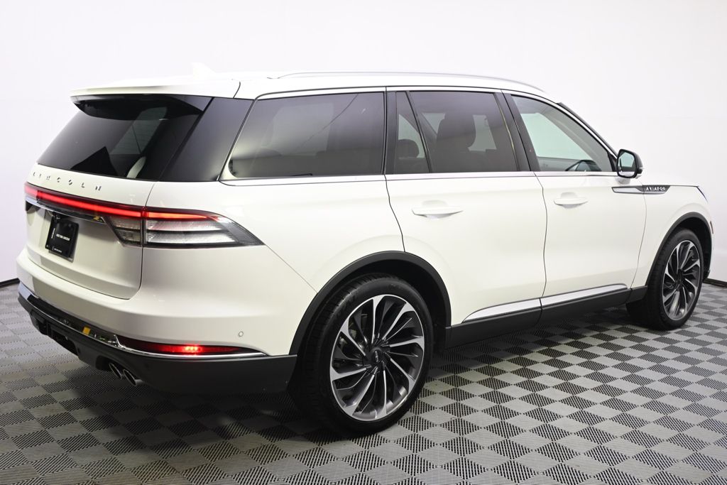 2020 Lincoln Aviator Reserve Image 3 of 34