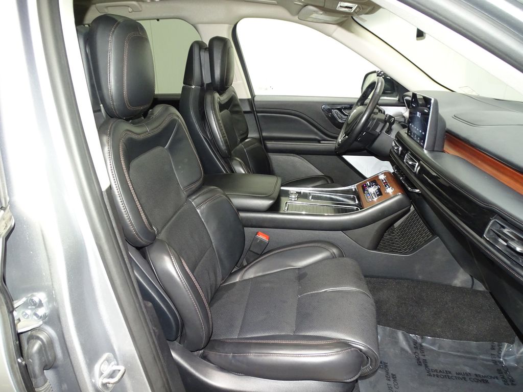 Vehicle image 15 of 36