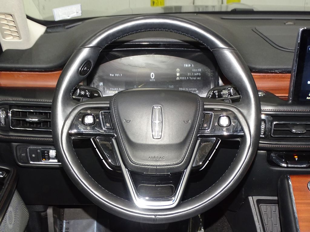 Vehicle image 21 of 36