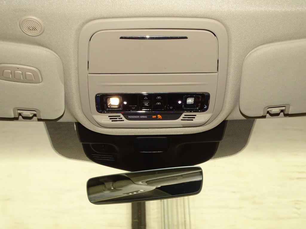 Vehicle image 25 of 36