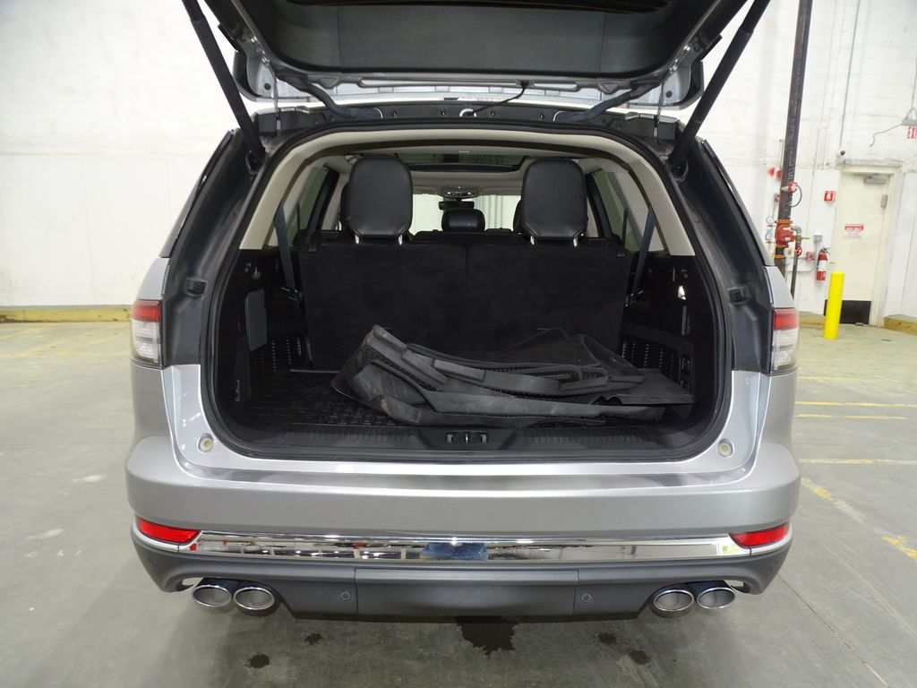Vehicle image 14 of 36