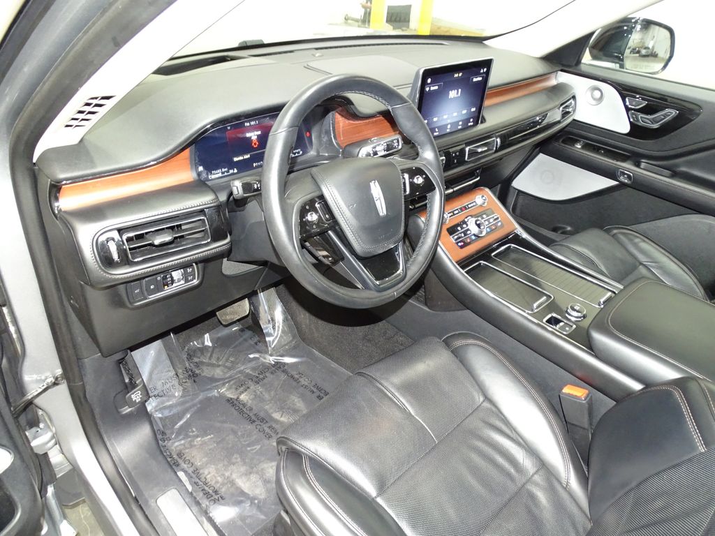 Vehicle image 20 of 36